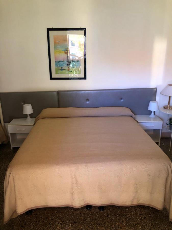 Hotel Azzurro ヴァラッツェ エクステリア 写真