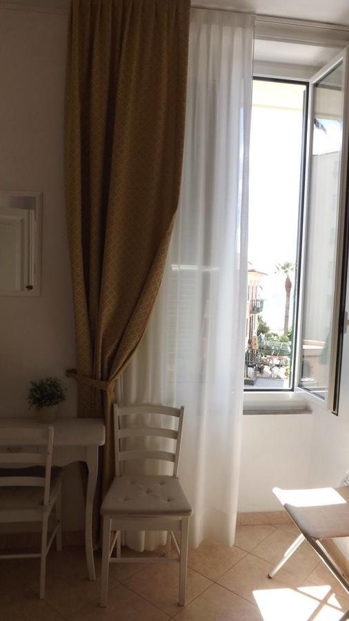 Hotel Azzurro ヴァラッツェ エクステリア 写真