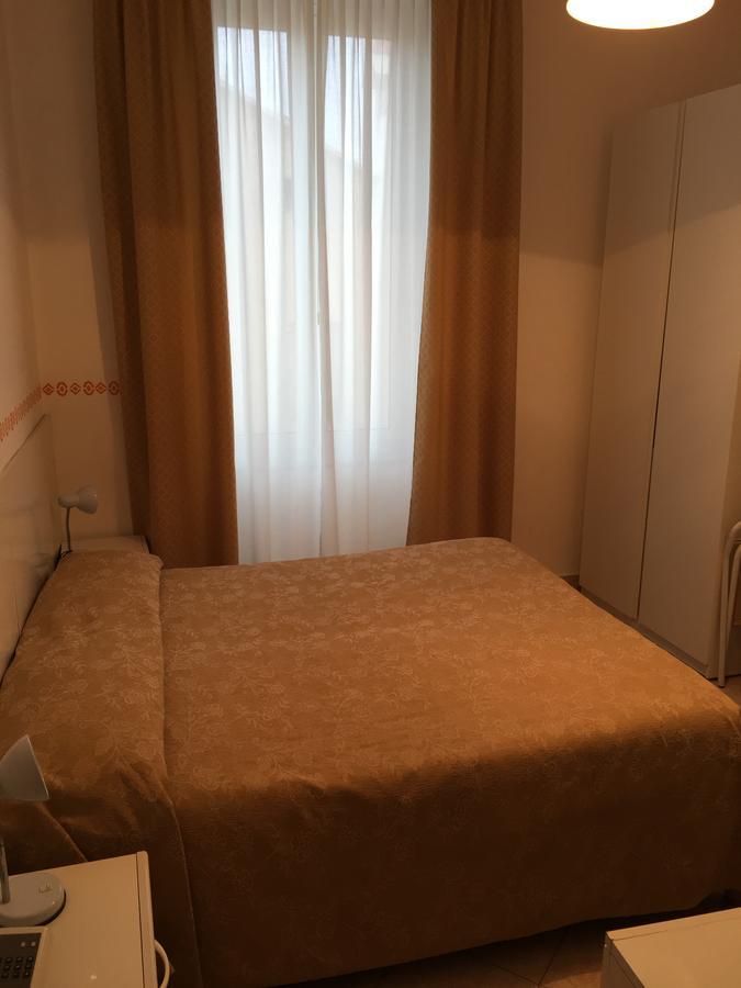 Hotel Azzurro ヴァラッツェ エクステリア 写真
