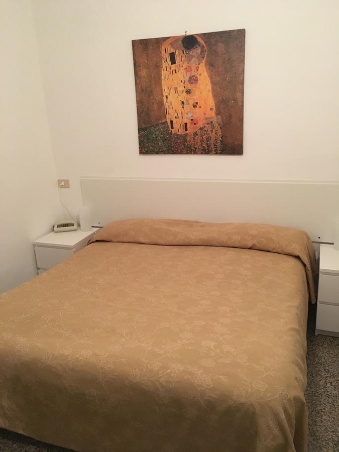 Hotel Azzurro ヴァラッツェ エクステリア 写真