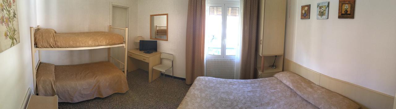 Hotel Azzurro ヴァラッツェ エクステリア 写真