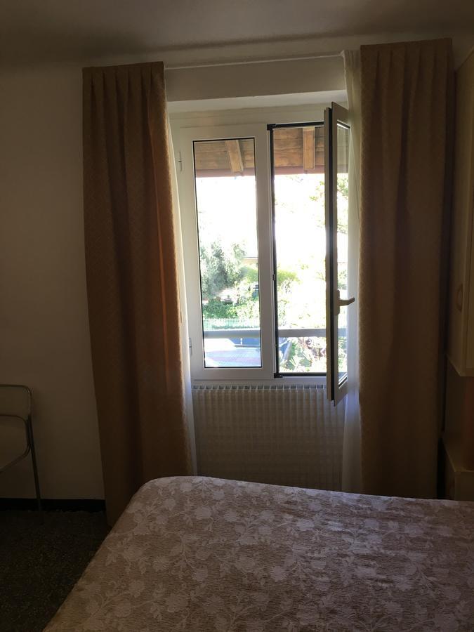 Hotel Azzurro ヴァラッツェ エクステリア 写真