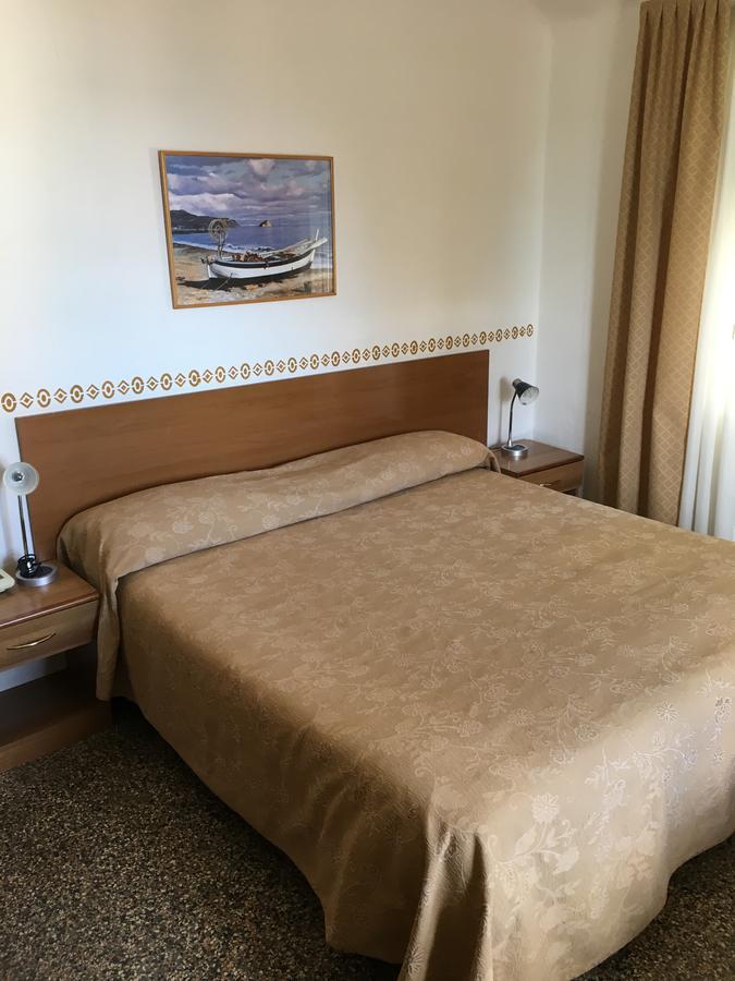 Hotel Azzurro ヴァラッツェ エクステリア 写真